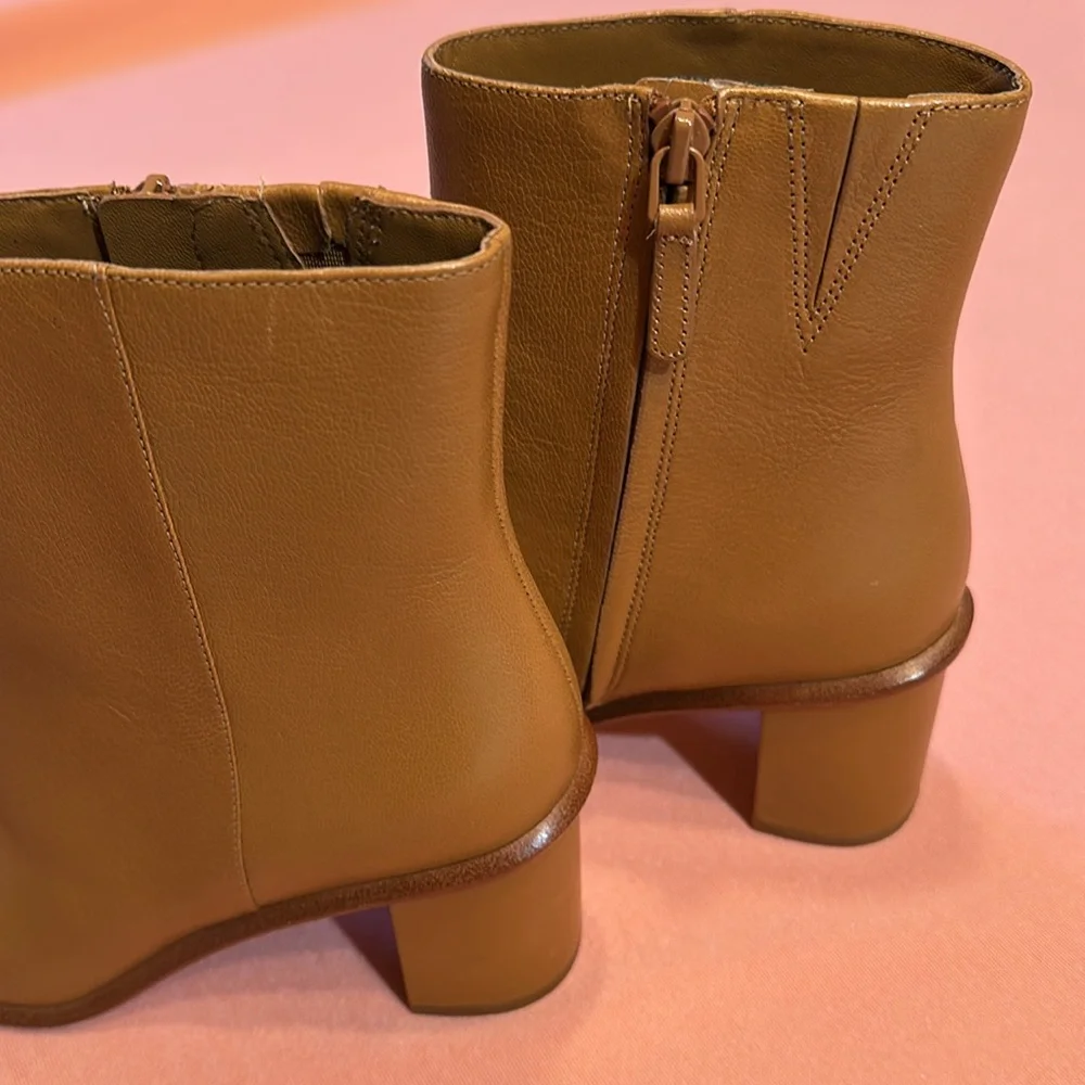 New TORY Burch Leather Boots. Size 7.